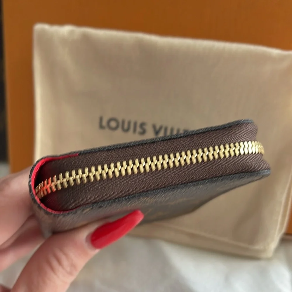 Louis Vuitton Monogram Vivienne zippy wallet 2019 limited edition red Interior - Picture 3 of 8